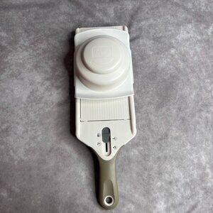 Pampered Chef Simple Slicer Adjustable Thickness Protective Guard & Handle #1099